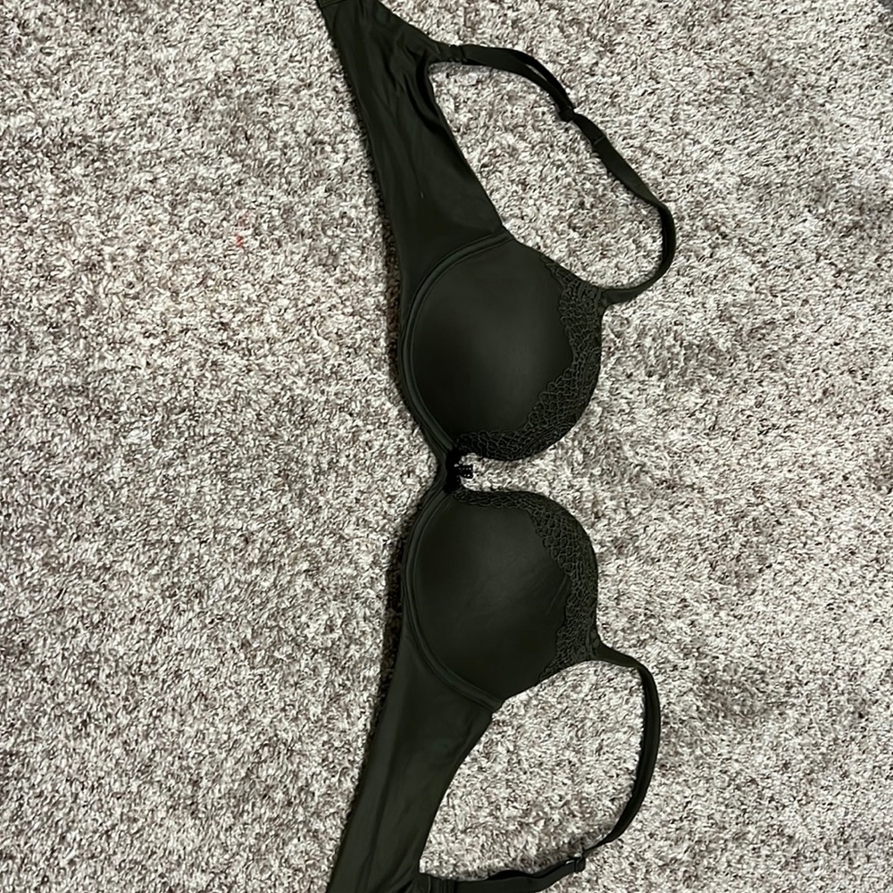 Victoria’s Secret hunter green bra